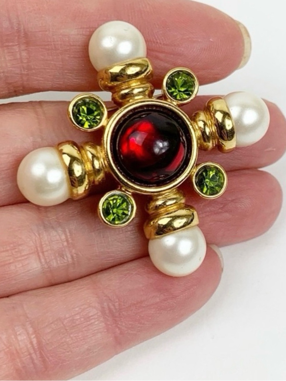 AVON 1996 Vintage Gripoix “Holiday Colors Collection” Maltese Cross Brooch - Picture 5 of 8